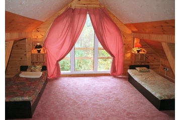 Poland Privát Ulanów, Exterior